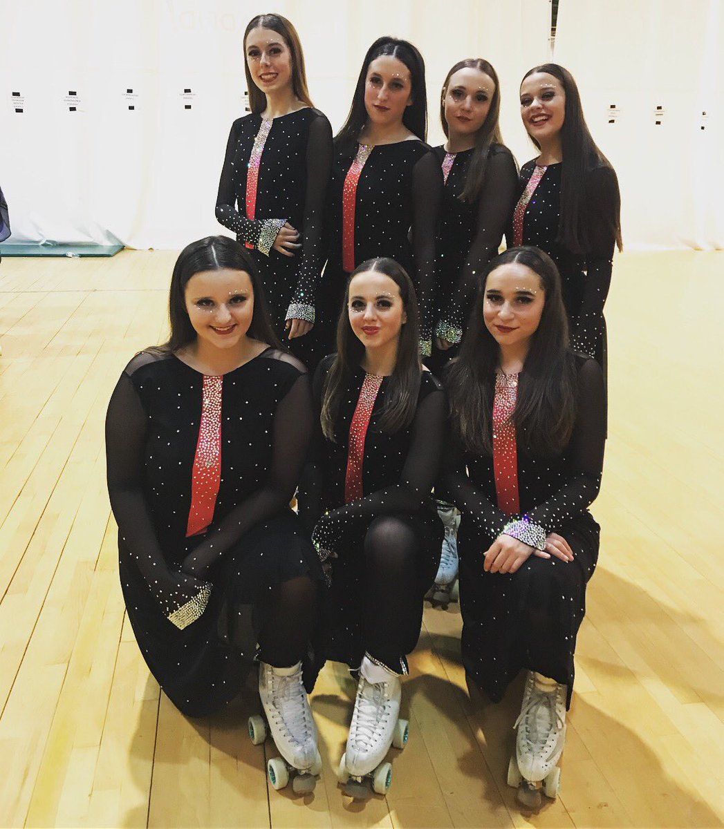 CDEPatinaje3C's tweet photo. Nuestros dos Grupos en el #TrofeoLatina 
#patinajeTresCantos #TresCantos #TrofeoLatina2018 #Ninjas 👊🏼#LifeInPeace ✌🏼 https://t.co/u6i5l6J9dM