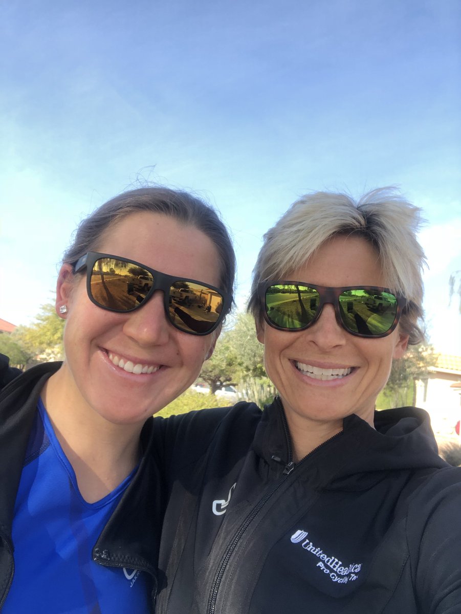 lauren1717's tweet photo. Headed to the race‼️❤️😎 @smithoptics @UHCprocycling @JAKROOUSA #smithwomen #amplifyawesome @L_Hanson94 https://t.co/R2LrtkzV63