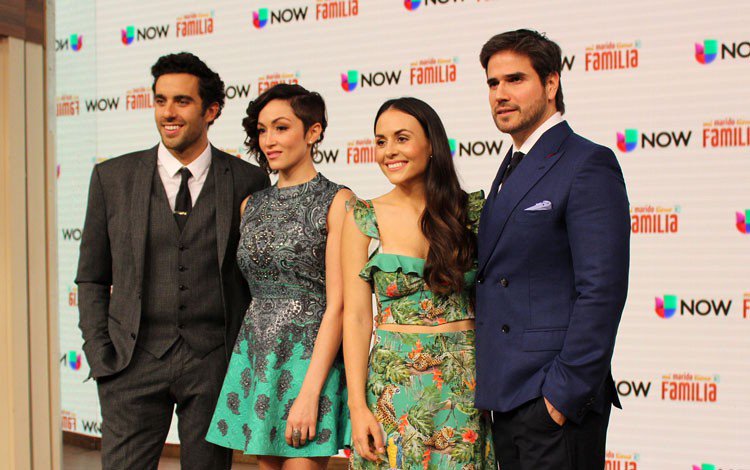 telenovelas_esp's tweet photo. RT si la telenovela que apoyas incondicionalmente en los #PremiosTvyNovelasMX es #MiMaridoTieneFamilia https://t.co/C1mHGxMwjN https://t.co/XZLsh8efd7