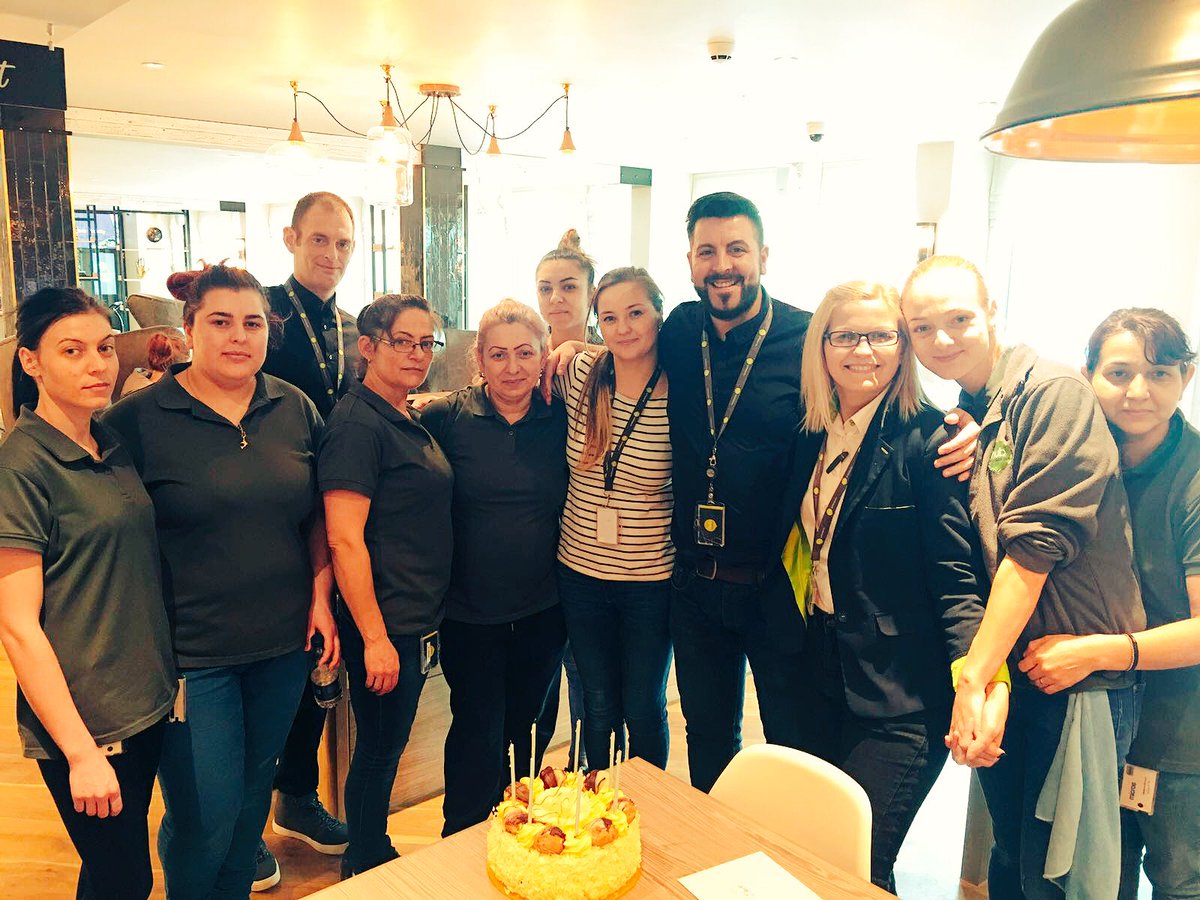 Some of the team at #hubgoodgest wishing our boss Dave happy birthday  🎂🎂🎂