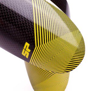 futbolemotioncs's tweet photo. Espinillera SP de fibra de carbono.CARCASA. 100% fibra de carbono.INTERIOR  goma EVA.SISTEMA DE AJUSTE tratamiento antideslizante. https://t.co/WvureNk6HN