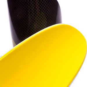 futbolemotioncs's tweet photo. Espinillera SP de fibra de carbono.CARCASA. 100% fibra de carbono.INTERIOR  goma EVA.SISTEMA DE AJUSTE tratamiento antideslizante. https://t.co/WvureNk6HN