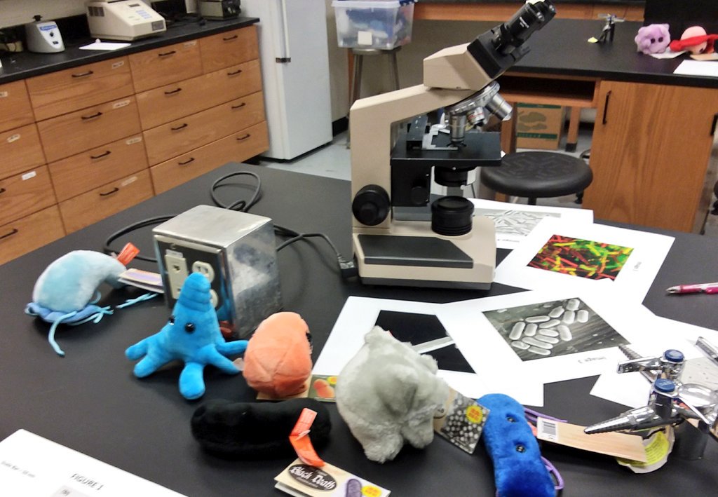 GermJuggler's tweet photo. It's time for #ScienceOlympiad2018 @MissouriSandT The @GIANTmicrobes are ready for #MicrobeMission @SOAlumniNetwork https://t.co/kZFr0ZlKKo