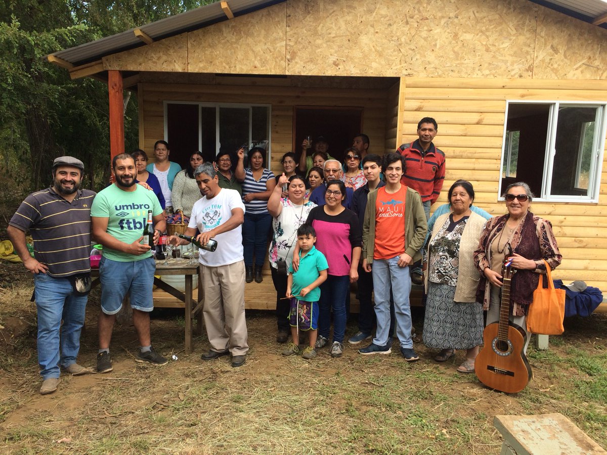 Daniel_Sandoval's tweet photo. Hoy inauguramos con todo la sede de la comunidad Alonso Alonqueo 2 !!! El territorio, la directiva y su gente se siguen levantando ! Un honor que hayan solicitado en este acto “ser padrino y amigo” de la comunidad 🙂 #RobleHuacho #Cultura #CasaNueva #Sopaipilla #Mate #Trapi https://t.co/cEfpVlOLIN