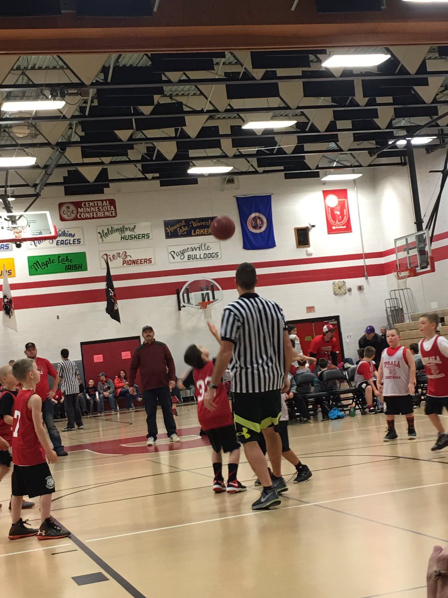 Last game during the last tournament of the year. Upsala's white team vs. Upsala's red team 🏀 #elementarybasketball #learn487 #cardinalpride