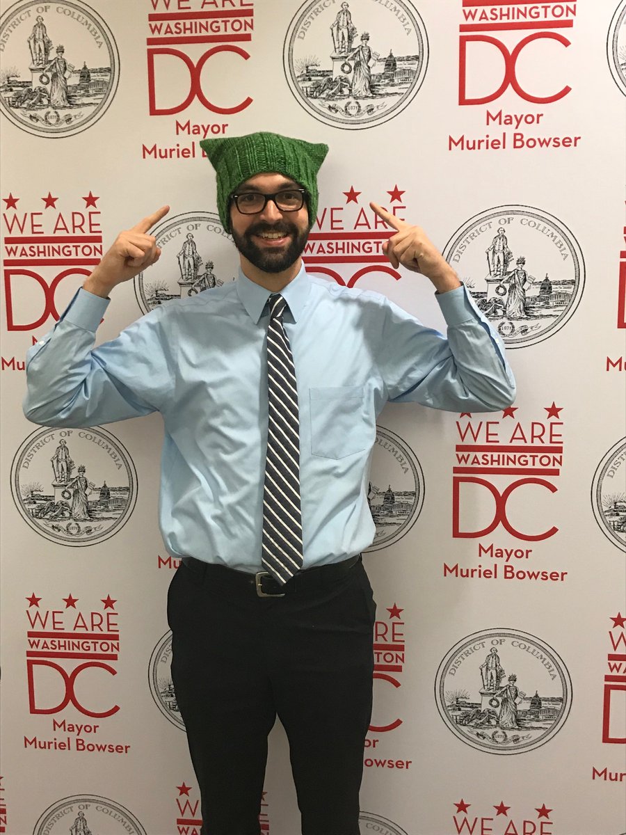 HyeSookChung's tweet photo. Have you met @MayorBowser #MOCRS? @DCMOCRS team works to resolve issues facing residents to proactively enrich our communities! I have to say I don't know what I would do without our #MOCRS! heart #TEAMMOCRS #greenhats Here's their info: https://t.co/s1hXtes2i0 … https://t.co/vksnUj8i52