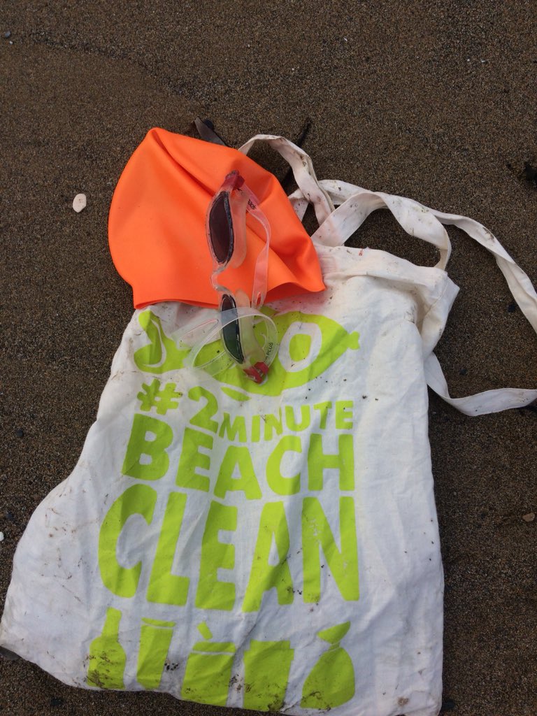 becclestown's tweet photo. Great way to warm up after a swim #2minutebeachclean #dodmanpoint #hemmickbeach https://t.co/vxLwdyjaV5