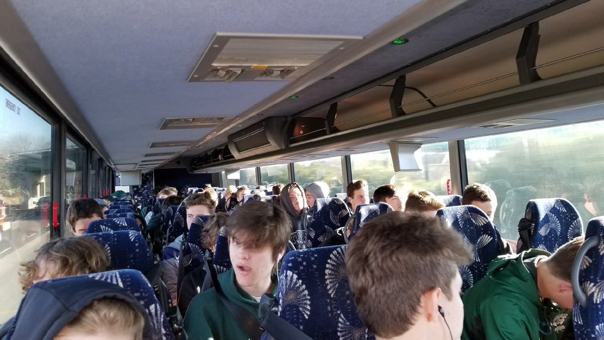 GBGrizzLacrosse's tweet photo. Let the 2018 season begin! First road trip and what will be a big line at In-n-Out later! #beatSI https://t.co/qVxYIDJjze