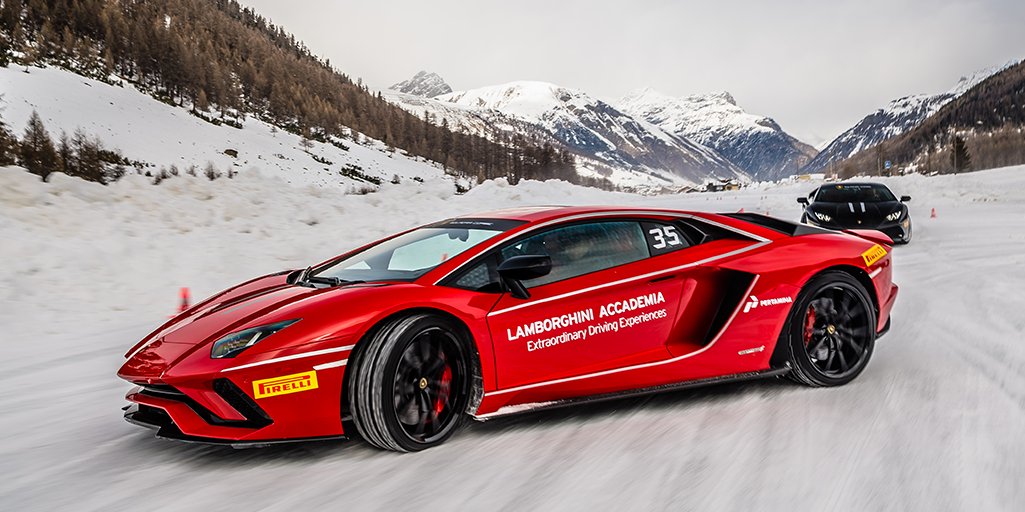 Lamborghini Winter Accademia: jouer dans la neige - Guide Auto