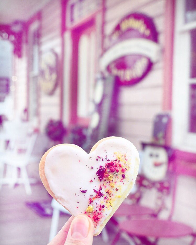 andreamchef3's tweet photo. NICE C🍪🍪KIES few days ago San Valentines Day... #cookies @PalomaMChef5 @rice_paella @pablomchef3 @GabrielaTassile @LlucMCJ2 @DanielMChef4 @SalvaMChef4 @ElenaMChef5 https://t.co/jzFQE204qq