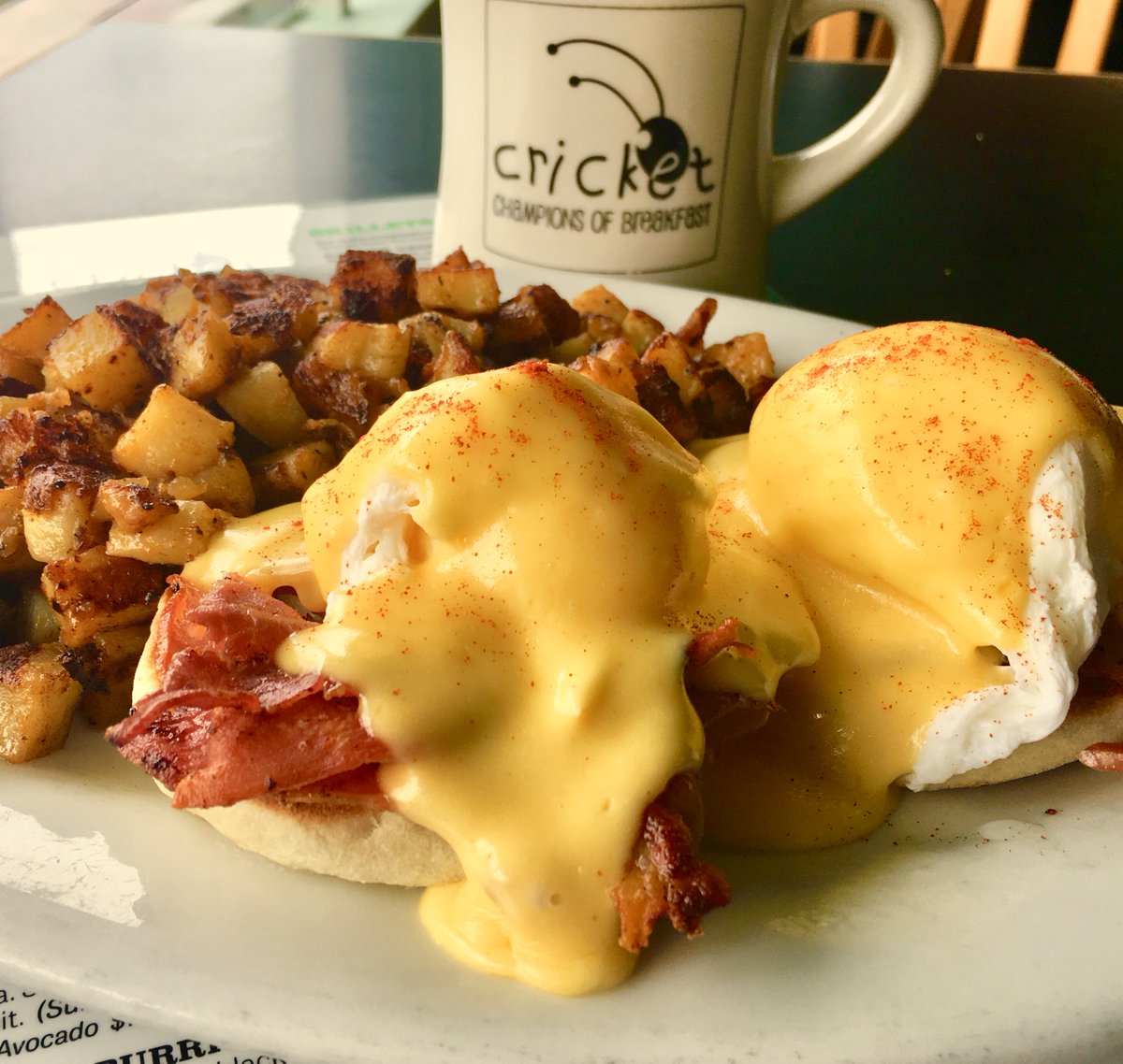 cricketcafe's tweet photo. Want to get fancy this weekend? Our Fancy Ham Bennie features crisply cooked prosciutto topped with 2 poached eggs &amp; our housemade Hollandaise. It’ll make you feel like you won the lottery (well, maybe just a scratch-it). #pdx #pdxeats #breakfast #brunch #eggsbenedict #prosciutto https://t.co/cZZ7CinQIy