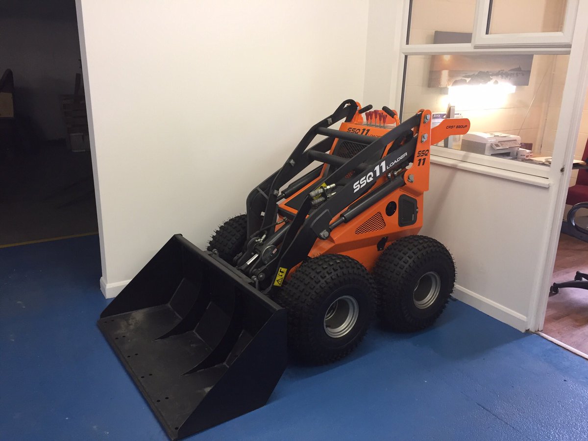 castloaders's tweet photo. For sale ex demo mini loader contact collin for a price https://t.co/TQiAL1bpyG