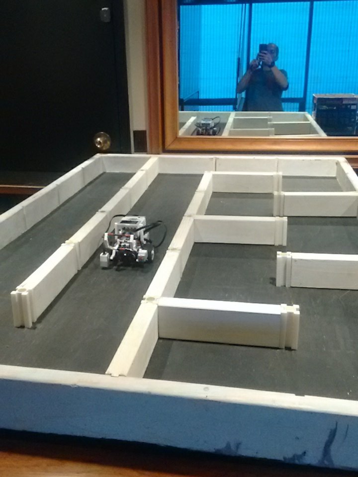 akrobotnerd's tweet photo. Learn to play with Lego robots in Club room 1. #ASTE18 https://t.co/RclBYI4FE2