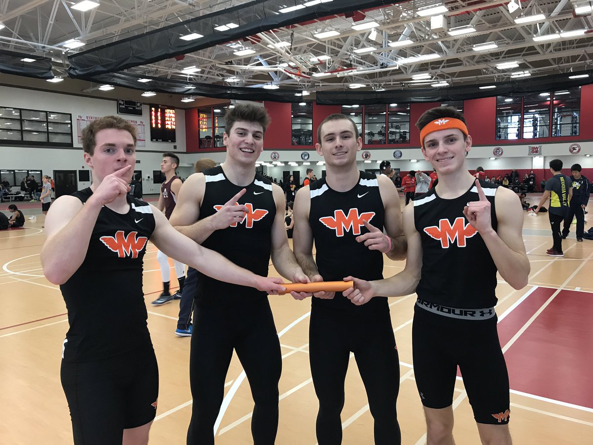 4x200 champs at HF 1:37.57! Three senior football players in their first ever track meet, and a sophomore! #multisport #speedkills #indiannation @colinschu @MBuduris @owen_kapple27