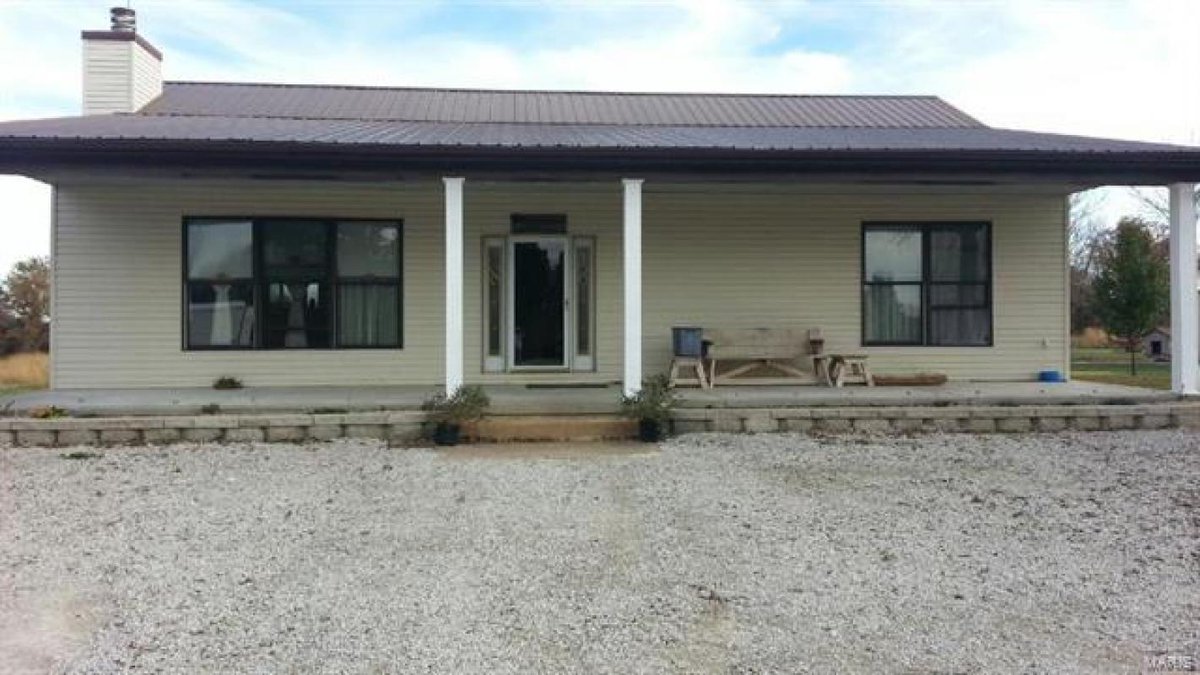 ShellyLBurton's tweet image. I am looking for a buyer on 41569 Woodland Court #MonroeCity #MO  #realestate tour.circlepix.com/home/MJYEB7