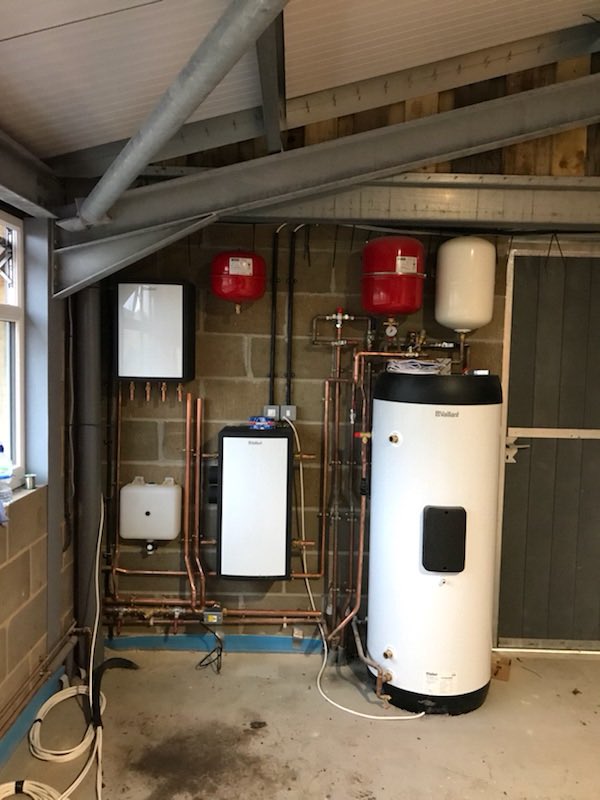 RJBPlumbing's tweet photo. Air to water,looking good lads https://t.co/XKTq4OMQes