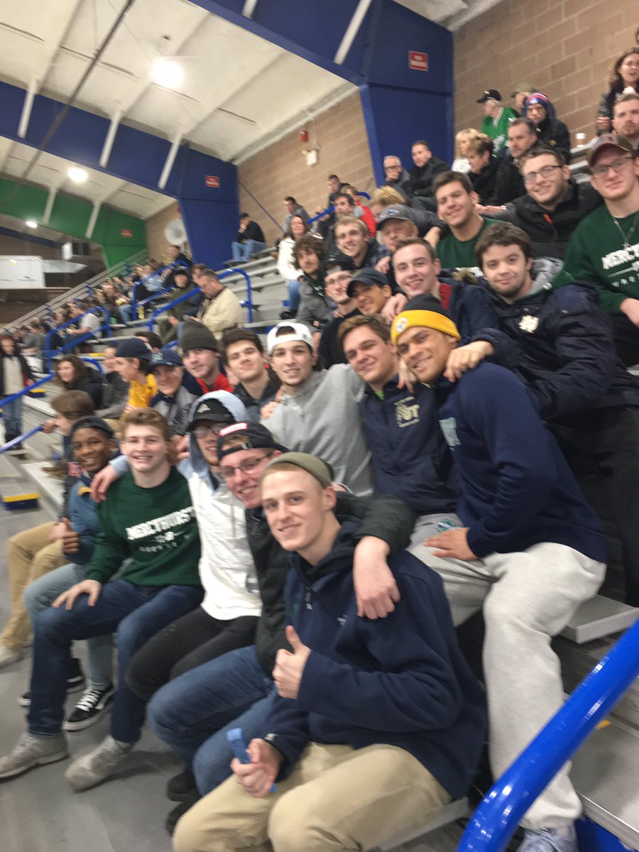Hurst_Wrestling's tweet photo. Lakers supporting Lakers last night as we attempted to #PackTheMIC for @HurstWHockey. Nice win girls 🍀 https://t.co/Tehkx7wjSj