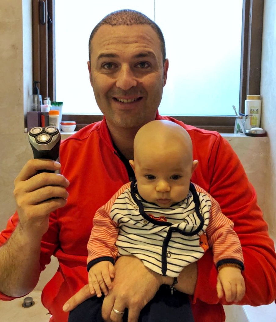 ¡Hola, amigos!
¿A poco no se parece más a mí? 😊 #BuenSábado para todos. #LosMejoresMomentos