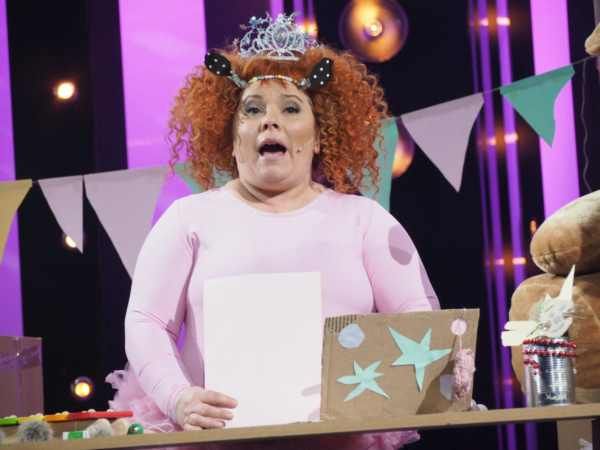 MTVPutous's tweet photo. Uutisista hyvää iltaa! #putous #tanhupallo https://t.co/QSjjADTqhA