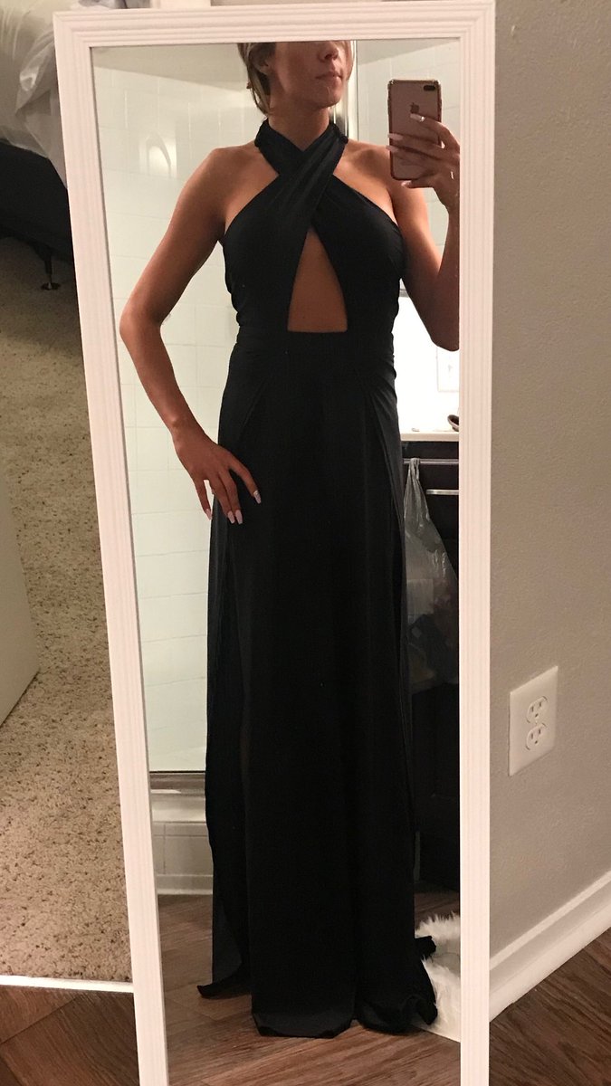 BertShowBert's tweet photo. Which should @Tiffybabyyy wear to #brawlforacause tonight? @MootePoints fighting for @bertsbigadv donate: https://t.co/98EmnFdCkL https://t.co/aUrEntGrge