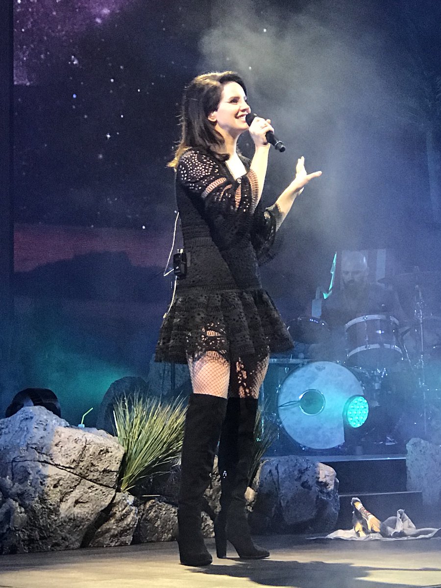 isaacdr98's tweet photo. Lana Del Rey🌹💕 #LanaDelRey https://t.co/vXopc0b3Dn