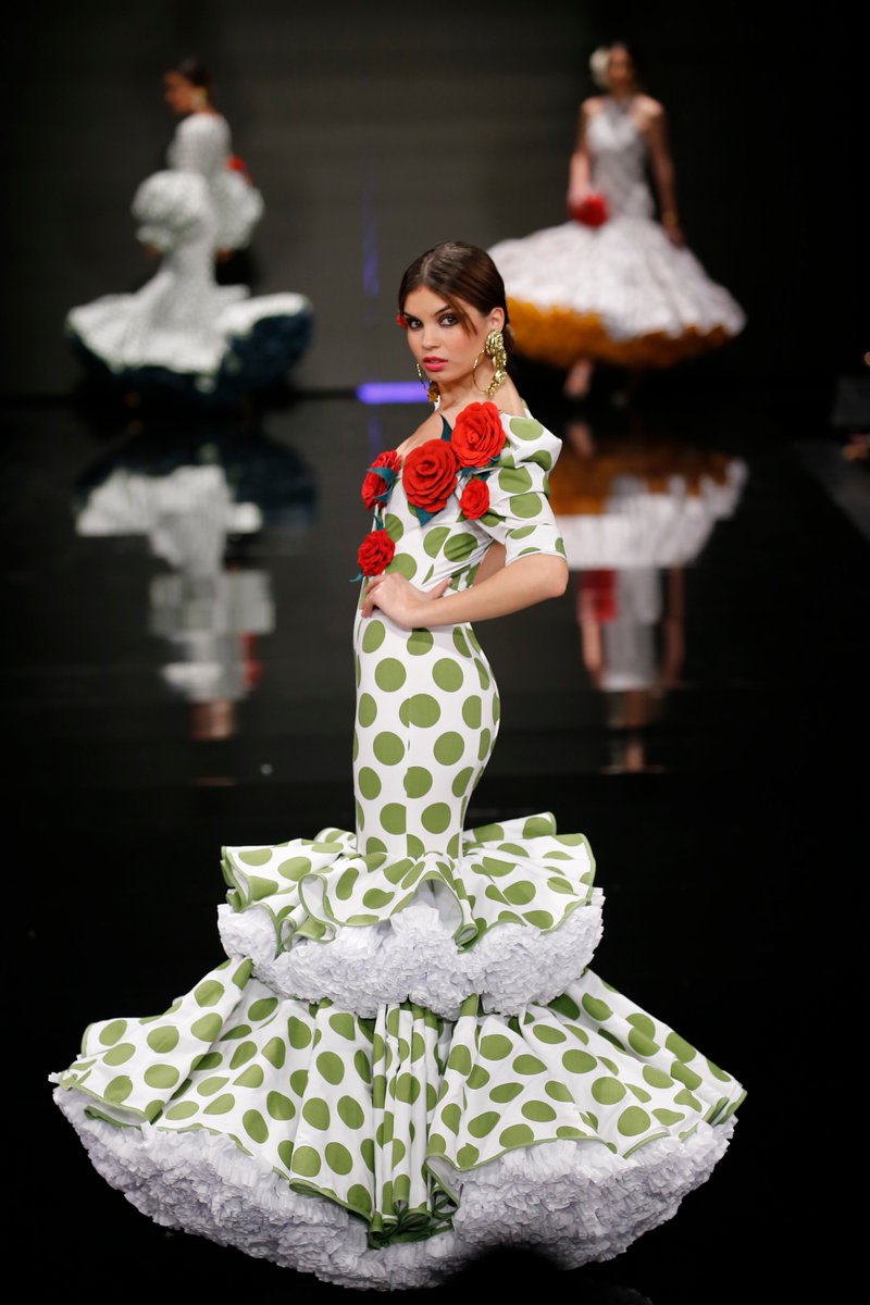 Aunque un poco tarde, os dejo el resumen del primer día de <a href="/simofsevilla/">Simof</a> 2018. 
-> <a href="/LinaSevilla1960/">Lina 1960</a>, <a href="/Pilar__Vera/">Pilar vera</a>, <a href="/Auroragavino/">Aurora Gaviño</a>, @_pedrobejar, <a href="/PatriciaBazarot/">Patricia Bazarot</a>, <a href="/AlexdelaHuerta_/">Alex de la Huerta</a>, <a href="/AlejandrSantizo/">Alejandro santizo</a>, #LuisFernández.

bit.ly/simof2018-dia-1