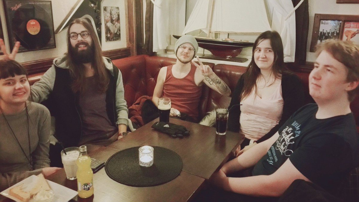 RESPECTSTUDIO1's tweet photo. Some of our members had a gr8 night out on Thursday! Being supportive is important, so we showed up when one of our musicians had a gig. #respectstudio https://t.co/5u6n6mexMc