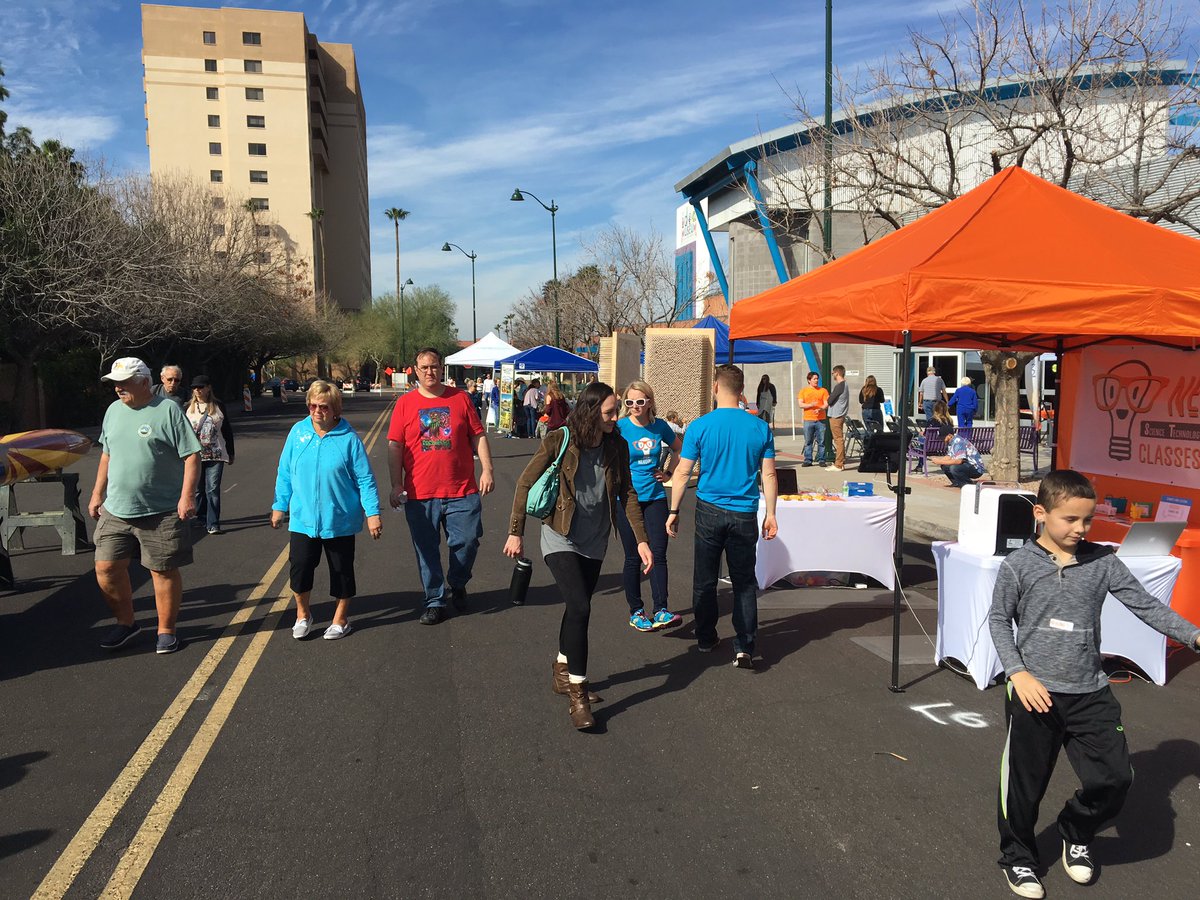 STEMNation's tweet photo. #swmakerfest having a great time. https://t.co/yaezsob7a1