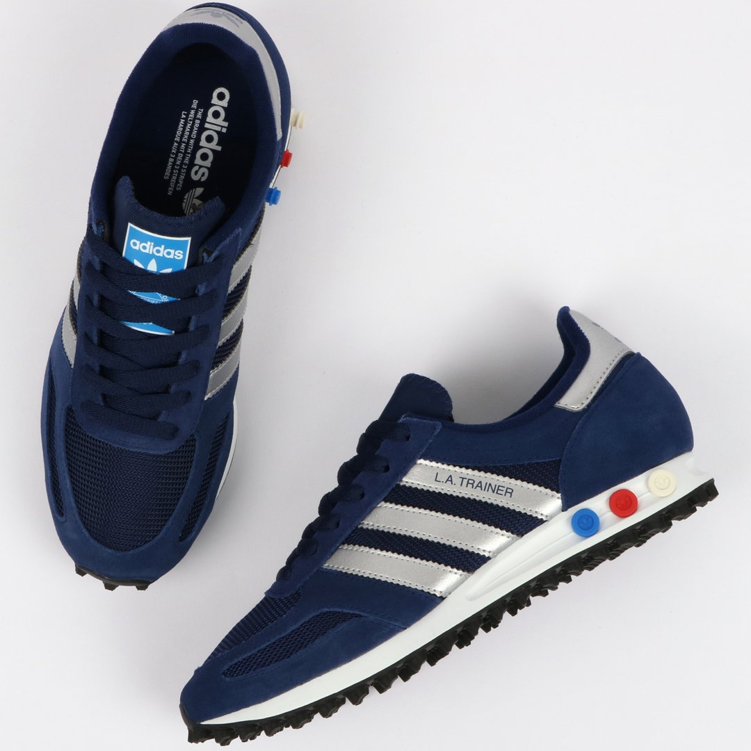 pakistaní La risa laberinto 80s Casual Classics on Twitter: "A premium looking trainer, the class adidas  LA in dark blue/silver with original heel pegs online now in sizes UK 6-13.  A old skool addition to our