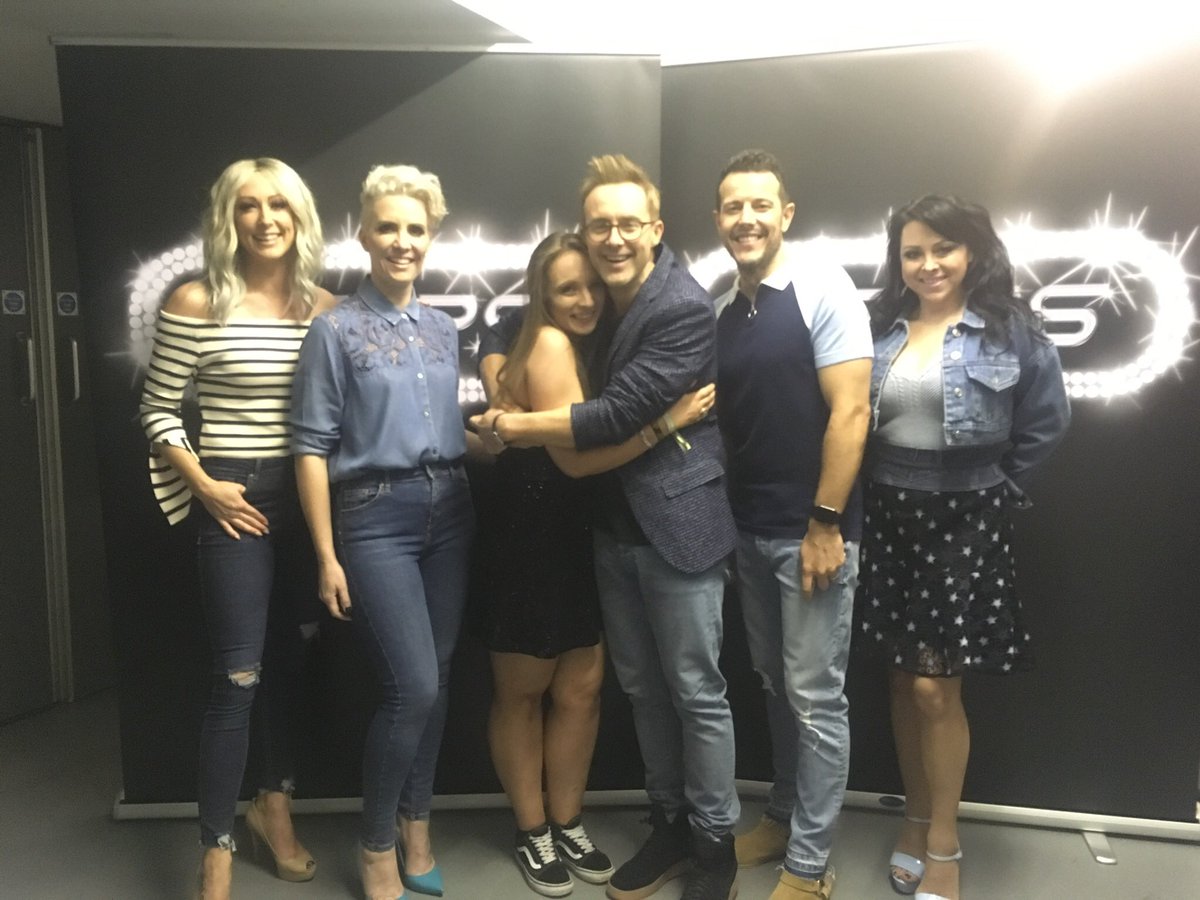 ___nic0la___'s tweet photo. #StepsSaturday I love these 5 with all my heart ๐ฉ๐
@Ianhwatkins @llatchfordevans @LSLofficial @Faye_Tozer @_ClaireRichards https://t.co/qncc0mcuRz