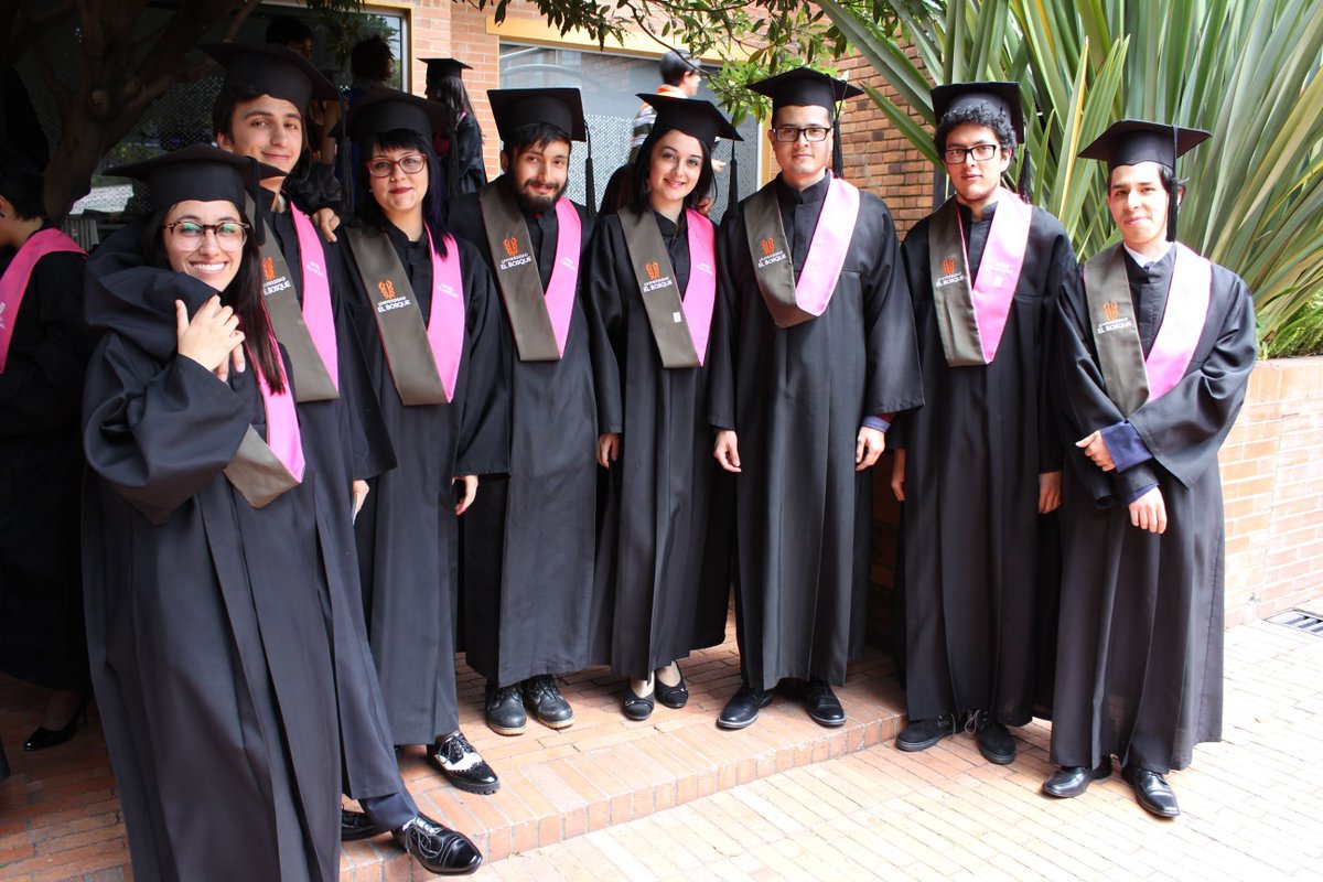 FaCyCElBosque's tweet photo. [#EgresadosFaCyC] ¡Felicitaciones a los nuevos egresados de los programas #ArteDramático, #ArtesPlásticas, #DiseñoIndustrial y #FormaciónMusical! @UElBosque https://t.co/el8rZr6qNl