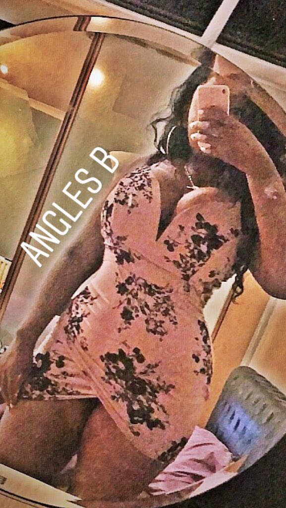 CallMeKada's tweet photo. I mean I canโt really walk in it right now. But itโs cute AF
#bigthighproblems ๐๐ https://t.co/ONeFAKF8M4