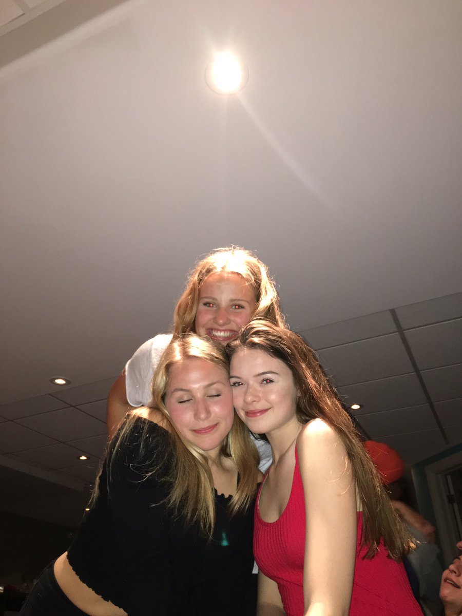 Steph__Obrien's tweet photo. Happy 17th to the sweetest girl I know!! Hoping your day is as amazing as you, love you a ton❣️❣️💘💘 @brooke_mulcahy https://t.co/vIvxvTLNFe