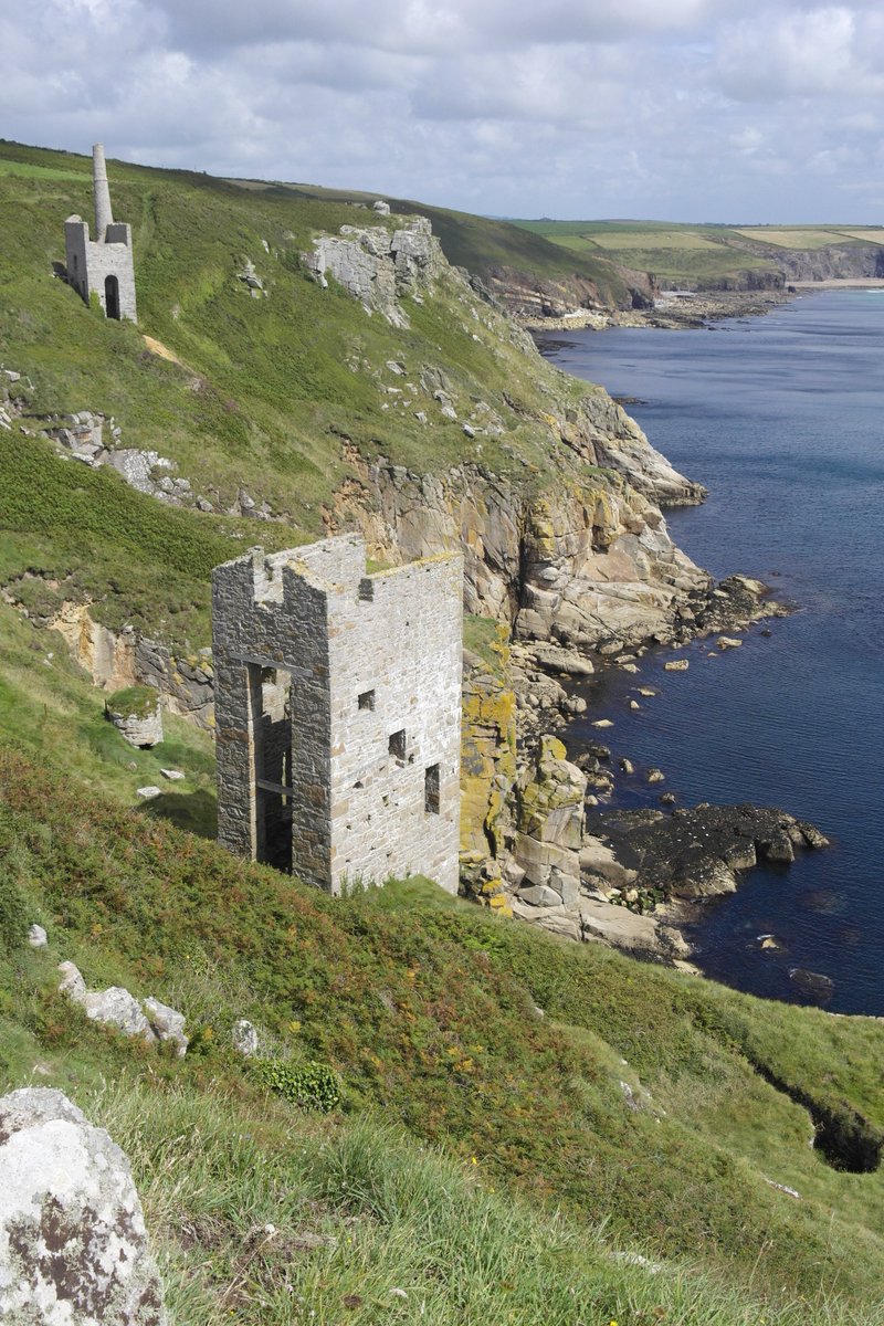 Penryn_holidays's tweet photo. @ILoveCornwallUK Rinsey circular walk - Engine houses, rugged coastline & a fabulous beach what more could you want? #SportReliefSteps #LoveCornwall @sportrelief: 17th-23rd March. https://t.co/oUMGWNKzbv
