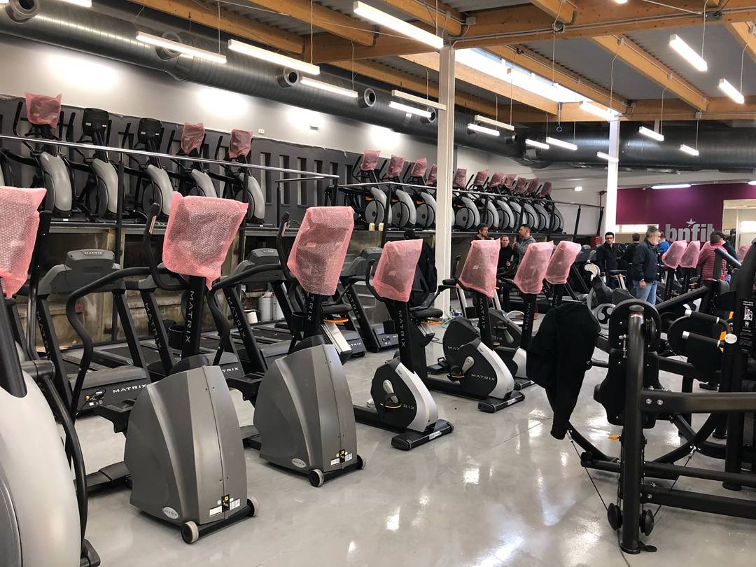 FundicionCD's tweet photo. AVISO ⚠️⚠️⚠️

Ya casi está lista nuestra nueva sala fitness, la cual abrirá sus puertas finalmente a las 15.00 horas del próximo lunes 19. 🗓🕒

Os dejamos algunas fotos del montaje. 😉

#SantagadeaSport
#SantagadeaTeam
#SantagadeaSportFundición https://t.co/8Nq8ccp5F6