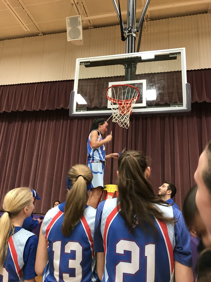 LMS_BlueStreaks's tweet image. LMS 8th grade girls basketball are your 2017-2018 Federal League Champions!!! Well done and a huge congratulations!! #greatatlake