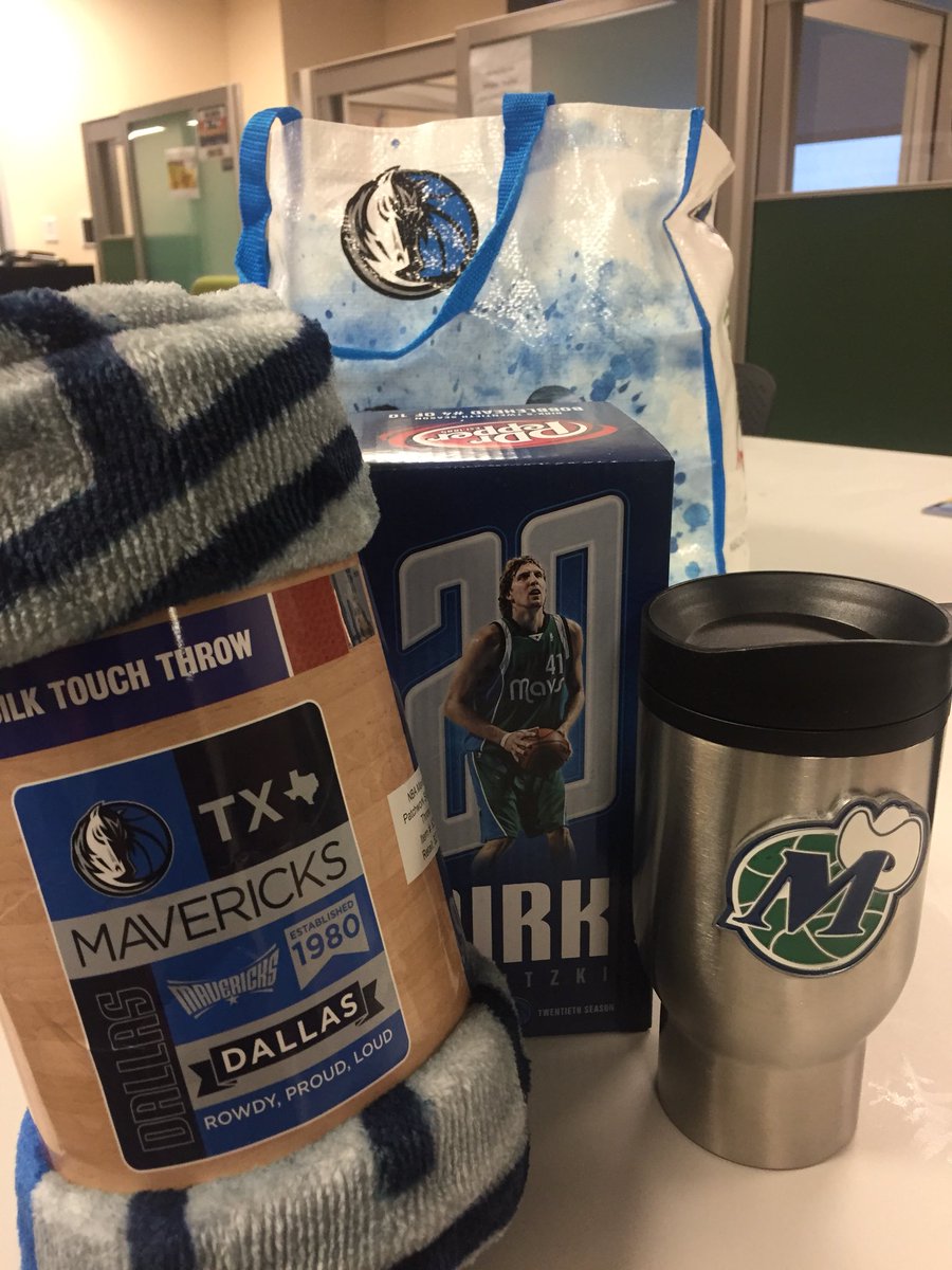 UTDSUAAB's tweet photo. Any #MFFL’s out there? We are doing a #MAVS giveaway competition and will be selecting 2 winners for each prize pack! 🐴💙
For a chance to win one of the two prizes:
- 🔁retweet this tweet 
- ➕follow our account
AND
   -👯‍♂️tag a friend

Winners will be announced this Friday! https://t.co/Fs2IjI2nUu