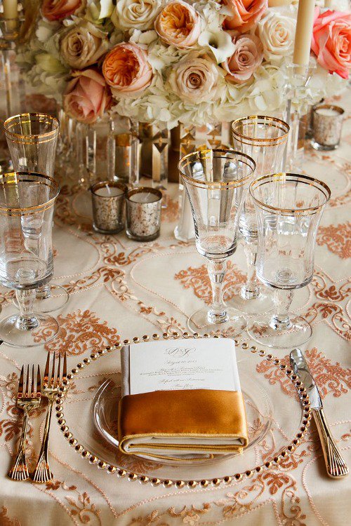 xIsmxB's tweet image. Gracias a todos por haber venido, si siguen aquel camino de luces llegarán hasta la carpa, donde se servirá la cena

#BodaIsmaSon