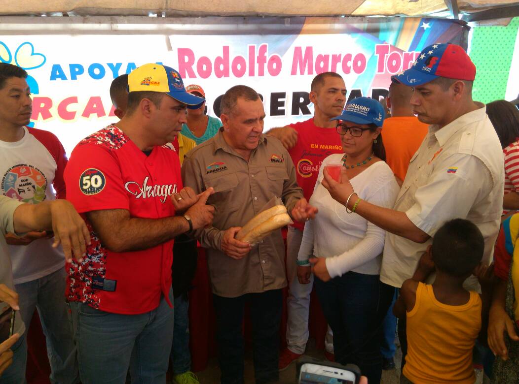 AmorPorAragua's tweet photo. Pdte. de @aragua_minas @AnibalFuentesD presente en nuestra #FeriasDelCampoSoberano en el Municipio Santiago Mariño #PatriotasUnidos2018 https://t.co/96oiEisn4R