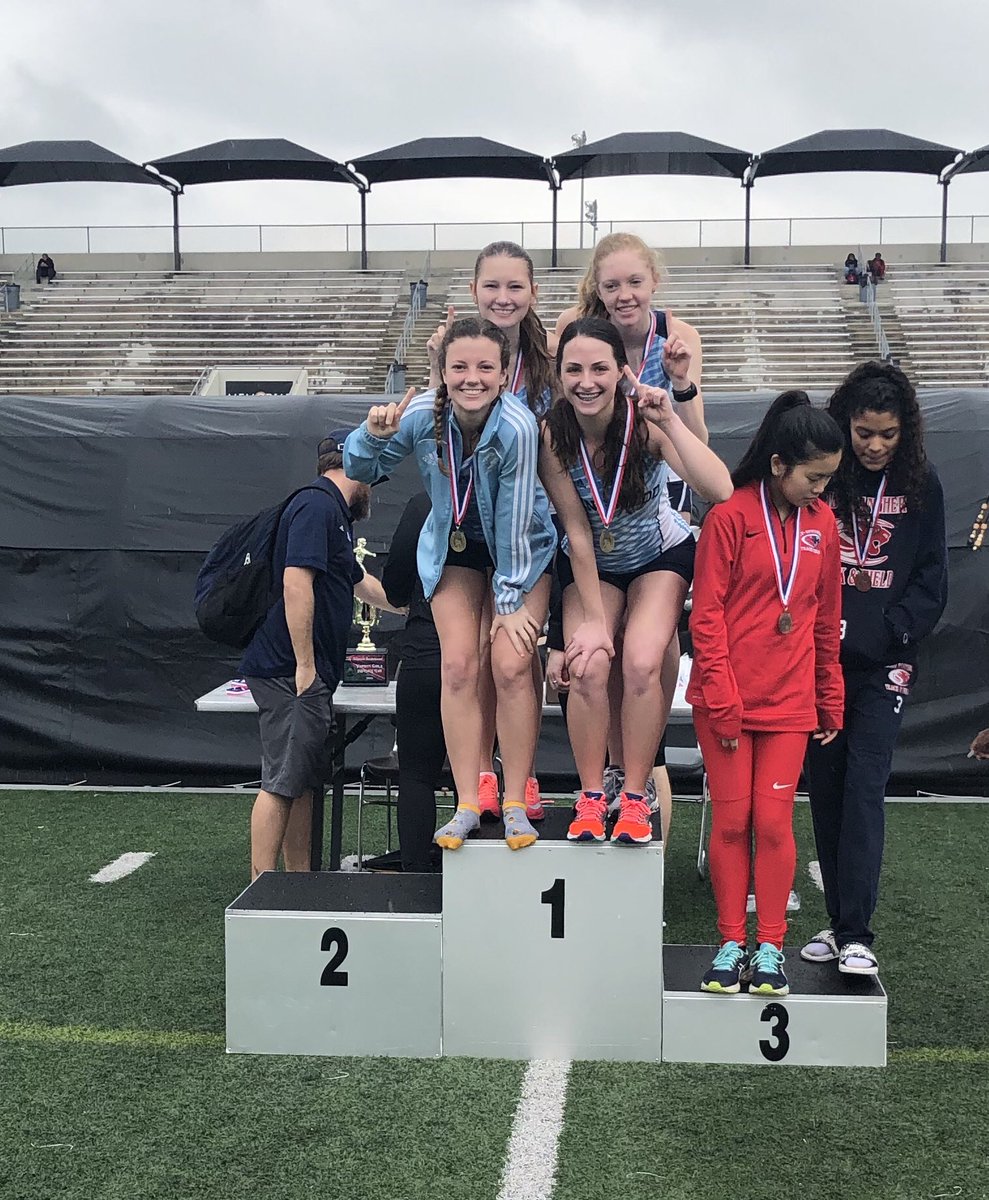 KrisC1ark's tweet photo. Great start to the 2018 season!! #proudmom #trackszn #khstrack @kingwoodxctf @HumbleISD_KHS @HumbleISD_Ath https://t.co/Ikn7JHn4O6