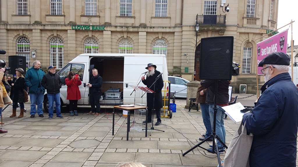 Video: Alan Moore tells Northampton’s troublemakers to go and do what you’re good at nenequirer.com/2018/02/17/vid…