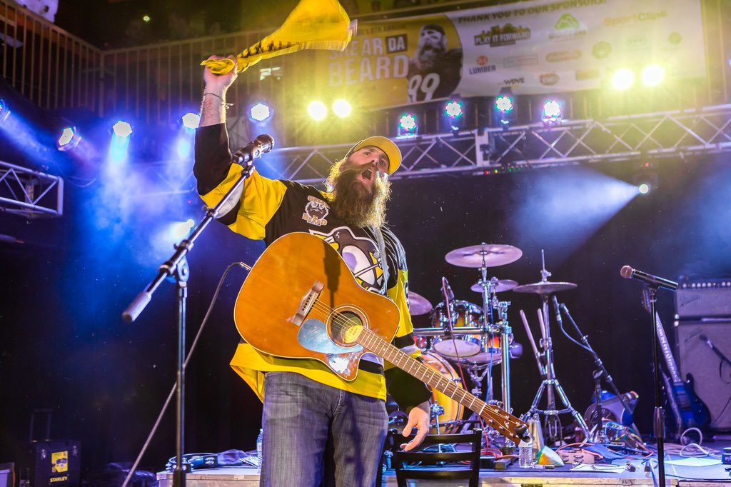 ChildrensPgh's tweet photo. Wonderful night of support for our cancer programs @jergels at the 8th annual #ShearDaBeard hosted by @bkeisel99! Thanks to everyone for their support and for featuring one of our amazing patient ambassadors, Nick! https://t.co/4nhAU8A8cS