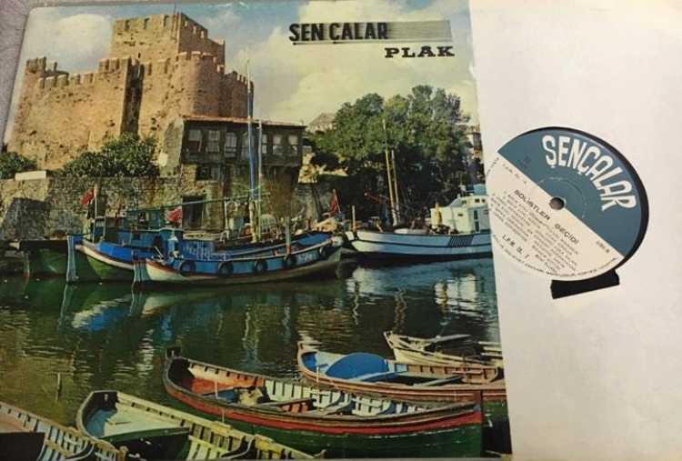 plakspot's tweet photo. Binlerce Plak - Uygun Fiyat https://t.co/ZbMg8U2L2H 
#SOLİSTLER GEÇİDİ ŞENÇALAR LP 250,00 TL
#plakspot #plak #vinly #record #plakçı #pikap #vintage #retro #müzik #enucuz #antika #popart #turkish #recordstore #turntable #pazartesi #OsesTürkiye https://t.co/AmBCdURulx https://t.co/NnDsdPKs6V