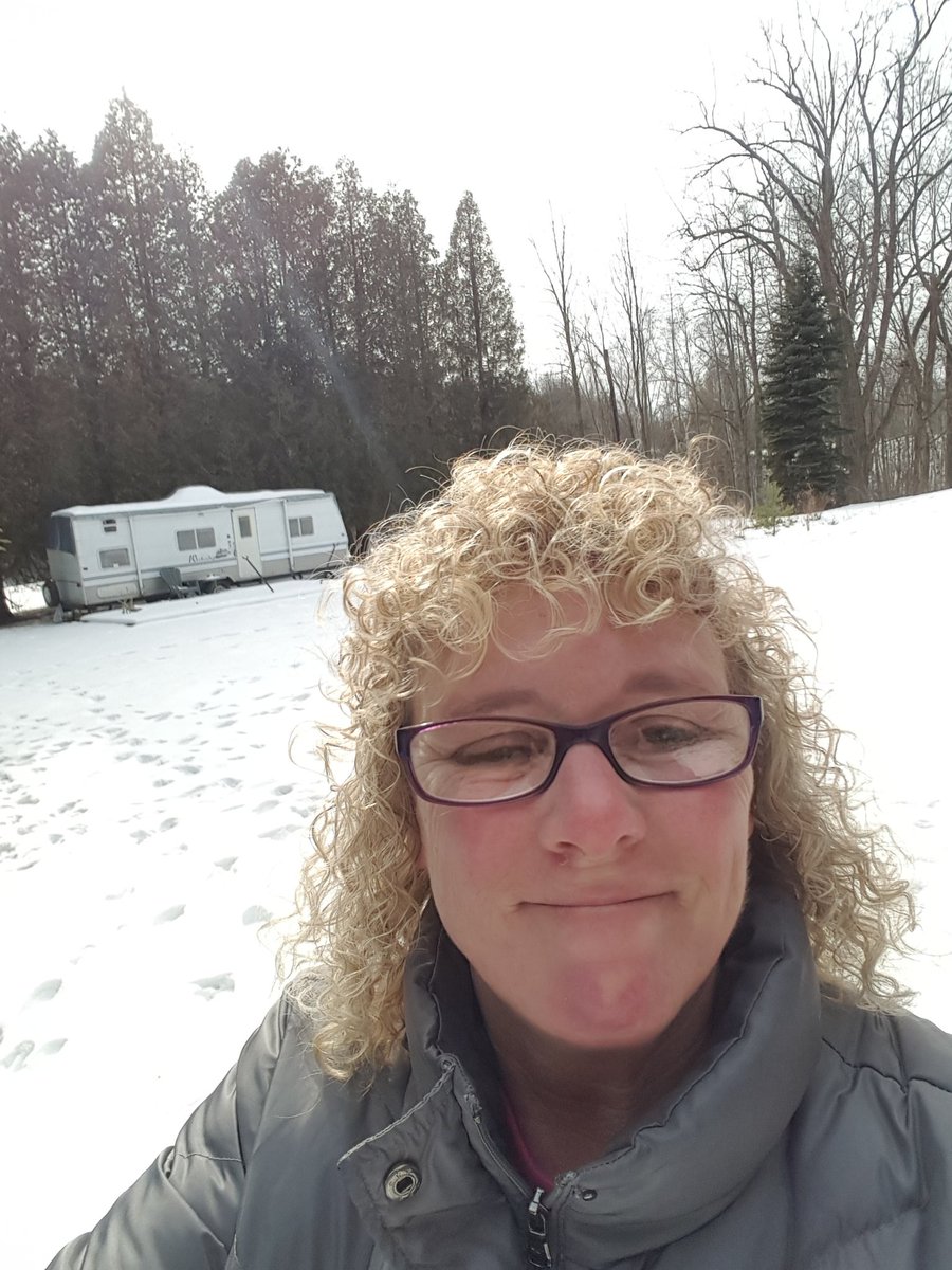 pamela_yankasky's tweet image. Let's take a vote....do I buy it!? #LakeAccess👍⛱