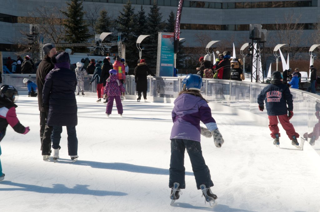 ottawacity's tweet photo. Share the news! @JimWatsonOttawa’s Annual Family Day Skating Party on Monday! Let’s get skating!❄️⛸️🎈 https://t.co/gVgbVYMsQC https://t.co/MXj7G3YA0z