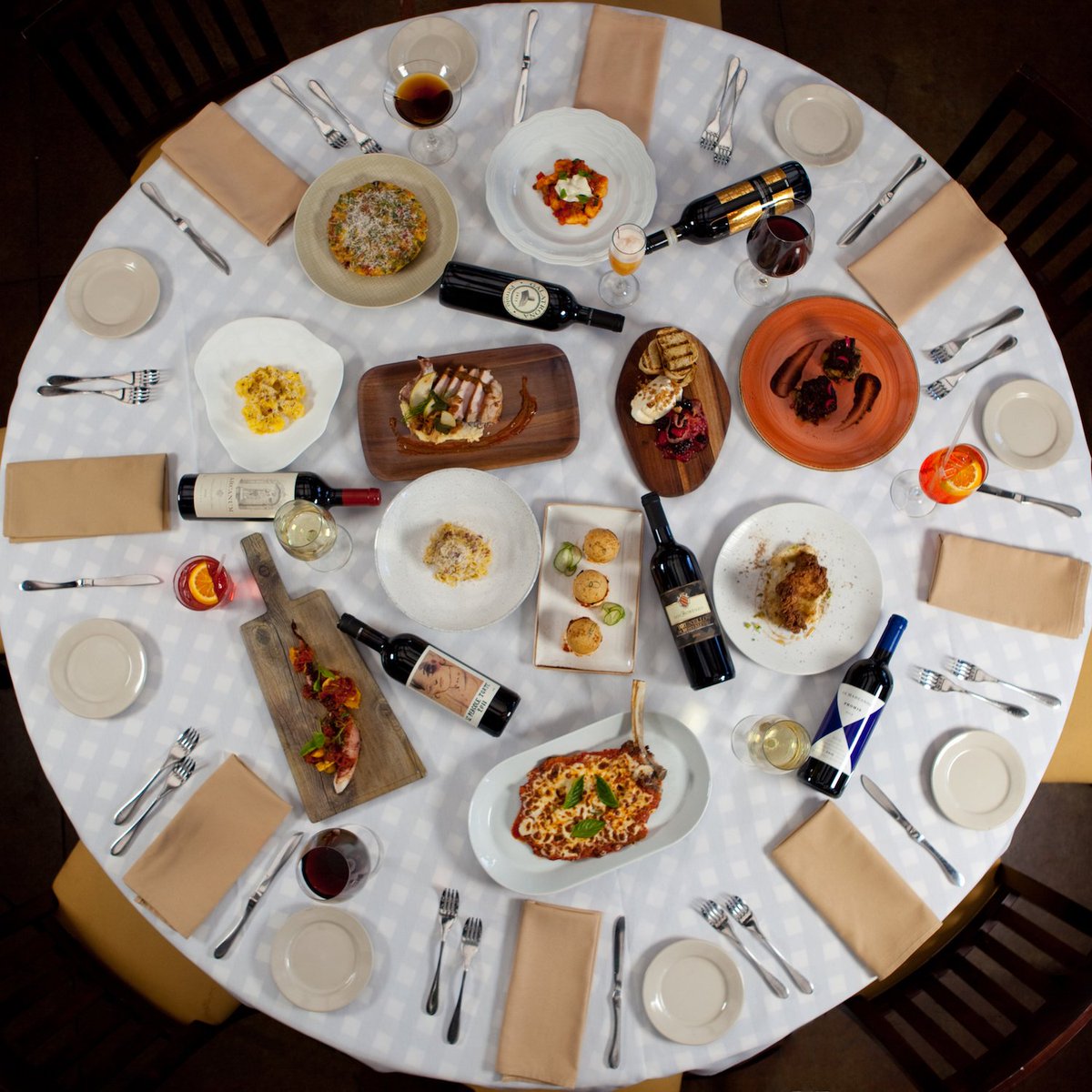 Join us for Sunday #Brunch tomorrow from 11 am to 3 pm! Our delizioso Italian fare will have you saying "Ciao, amici!" 

See the menu: bit.ly/2ipVnlG