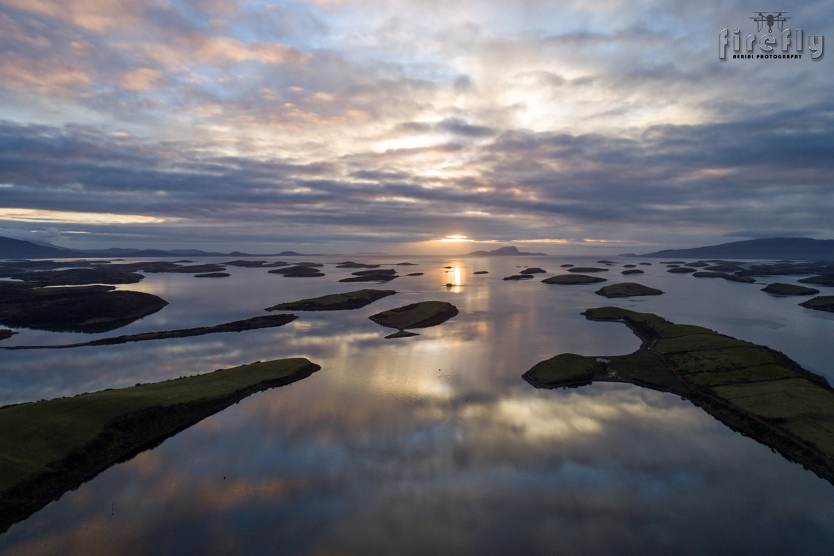 What an evening at Clew Bay, great light and not a ripple to be seen.👌❤️ @AllThingsMayo #djiphantom4pro #aerialphotography #ClewBay #Ireland #aerialphotos #CoMayo  #NewportCoMayo #sunset