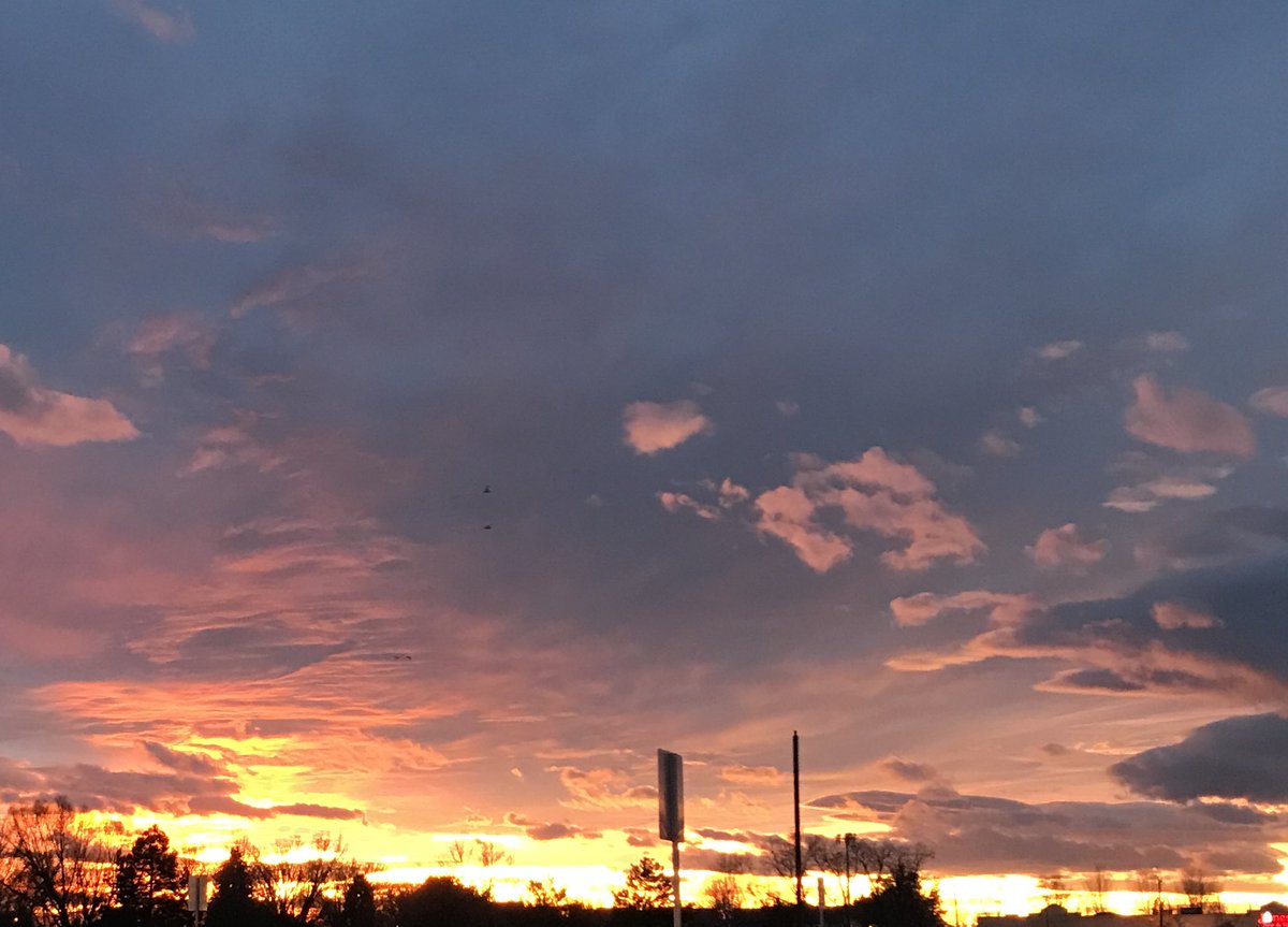 BSUPimp's tweet photo. #Boise #MaxfieldParrish #Sunset #Feb172018 Yes, I have some of his works! https://t.co/xVBVPCBkNe