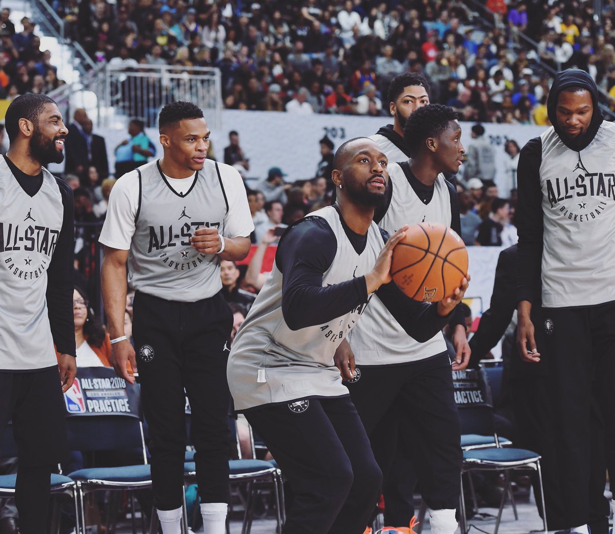 Locked in 🔒   #KembaWalker #TeamLeBron https://t.co/40XQp3hExO