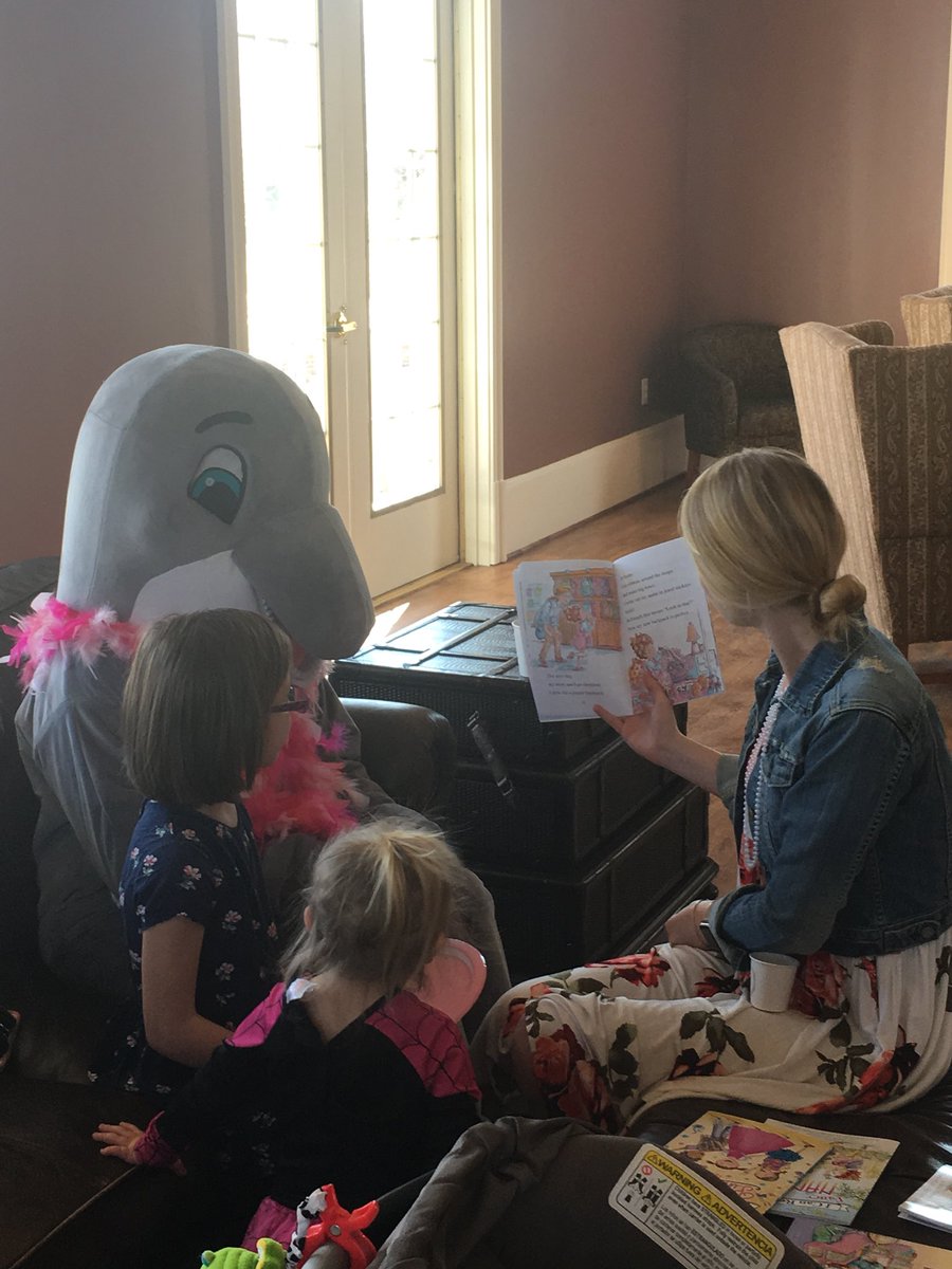 FtBelvoirES's tweet photo. Ms. Falstad’s 1st graders were sure do know how to have a fun Saturday! #WeHadTea #PinkysUp #FtBelvoirPrimary https://t.co/kRuWJITiiI